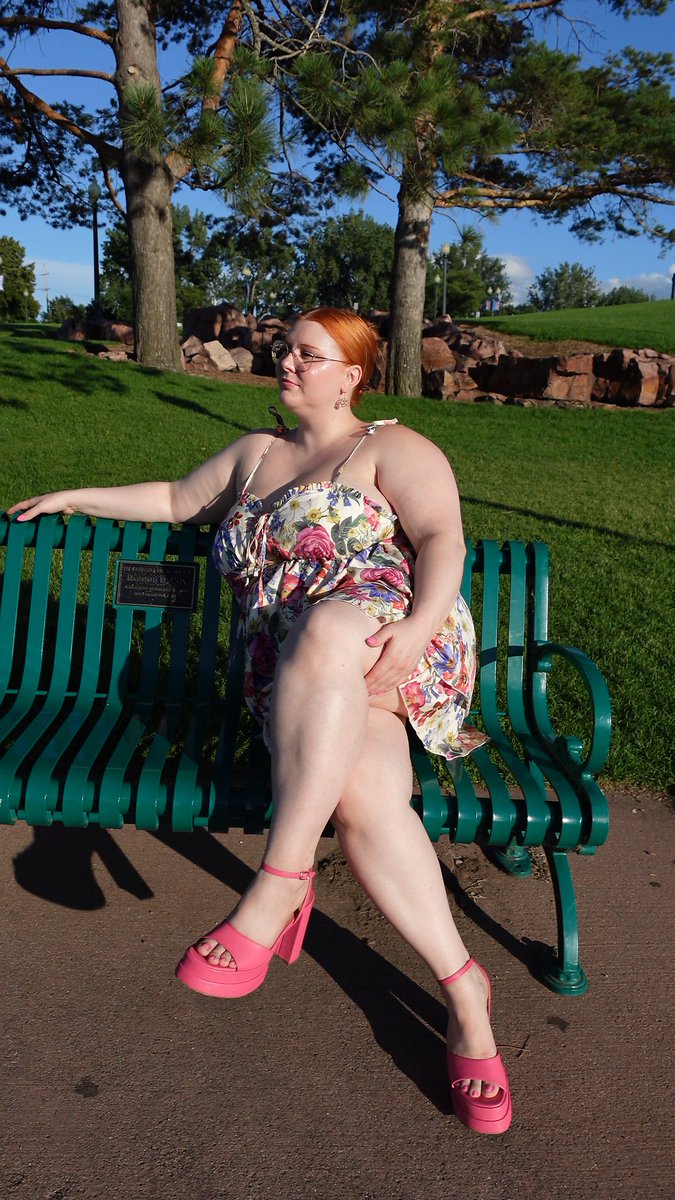 EmberSweets's tweet image. Out here auditioning for the role of ‘your dream girl in a sundress ☀️💐 #datingadvice #dating