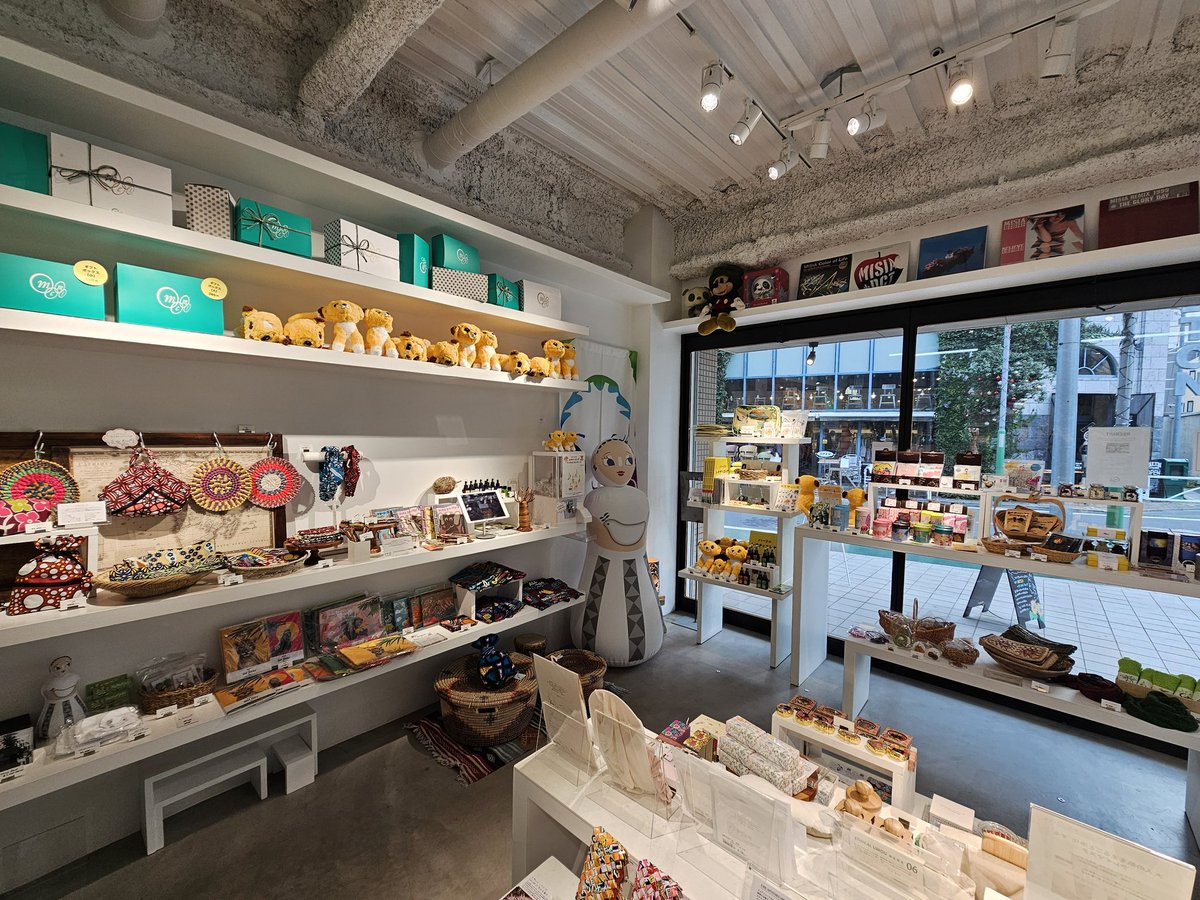 ryujisakkun's tweet image. 今日は自由ヶ丘で「あずみょうすけ」のライブ！
#植松陽介
#高橋あず美
その前にココへ来たら足が向いてしまう🤭
#mcml
#MISIA