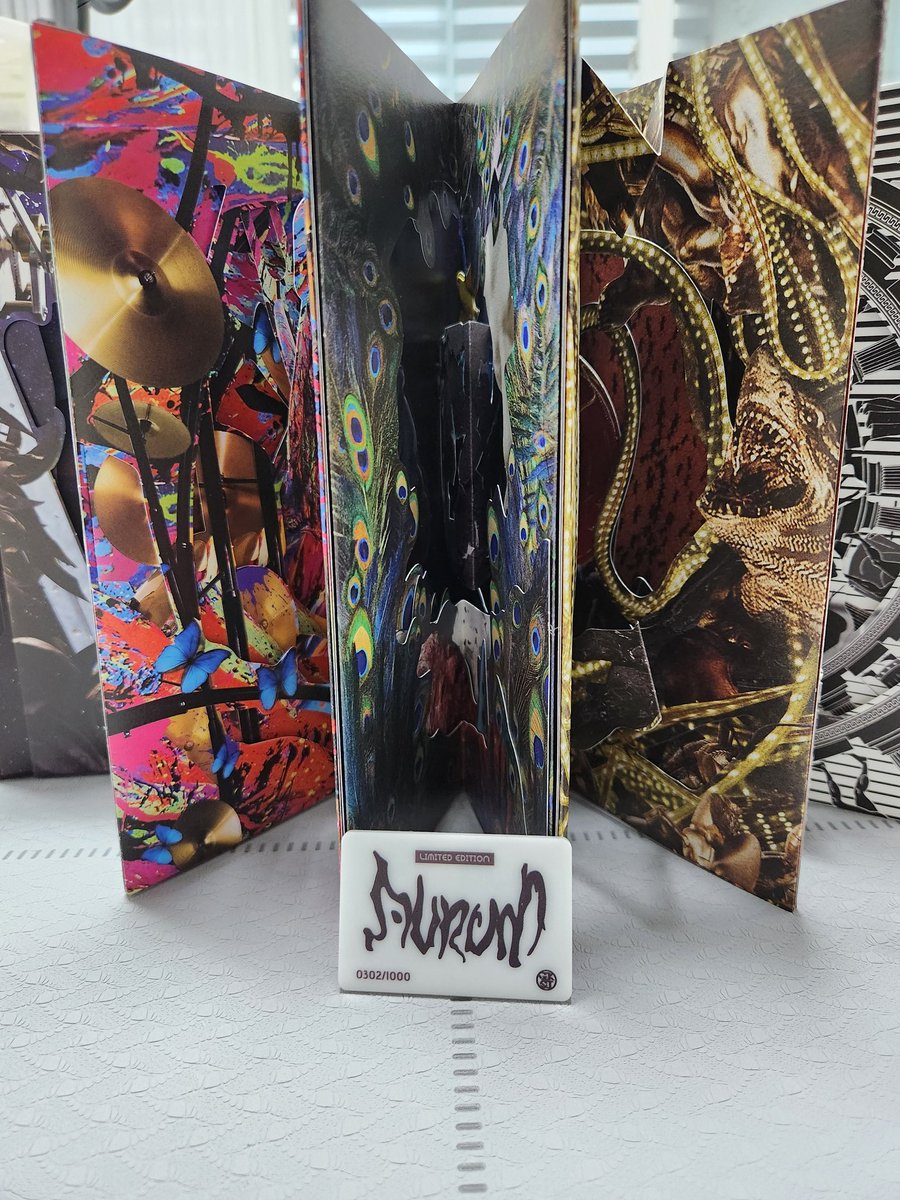 사연많은 한정판!!!!!!
너무 아름다워요 
양도해 주신 퀸국텐디자인님 감사합니다 ㅎㅎ