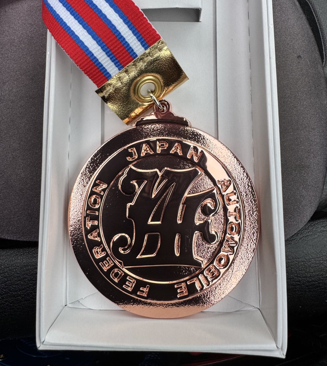 タイヤを新調して挑んだオートテストシリーズ。今までスポーツタイヤからハイグリップタイヤになって世界が変わった。そして初めて3位に入り表彰台にも上がって念願のメダルを貰えた。ありがとうシバタイヤ(≧∇≦)

#シバタイヤ 
#SHIBATIRE 
#オートテスト