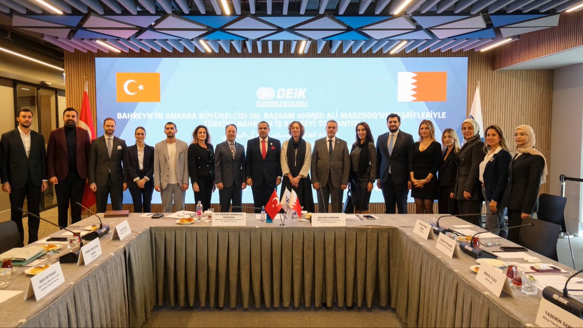 BahrainEmbTR's tweet image. التقى سعادة السيد بسام أحمد مرزوق سفير مملكة البحرين لدى الجمهورية التركية، بوفد من رجال وسيدات الاعمال الأتراك في مجلس العلاقات الاقتصادية الخارجية التركي (DEİK)، وذلك في مقر المجلس بمدينة إسطنبول بحضور السيدة بِلغون غوركان ، رئيسة مجلس الأعمال البحريني التركي في  DEİK.