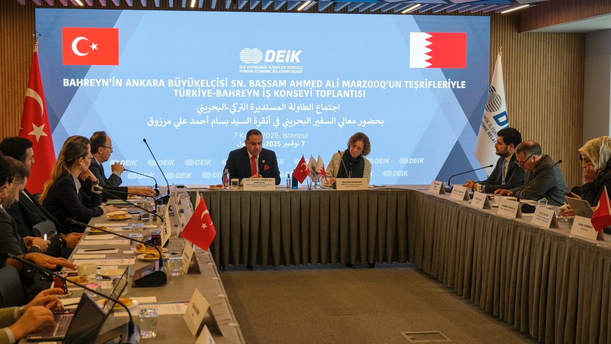BahrainEmbTR's tweet image. التقى سعادة السيد بسام أحمد مرزوق سفير مملكة البحرين لدى الجمهورية التركية، بوفد من رجال وسيدات الاعمال الأتراك في مجلس العلاقات الاقتصادية الخارجية التركي (DEİK)، وذلك في مقر المجلس بمدينة إسطنبول بحضور السيدة بِلغون غوركان ، رئيسة مجلس الأعمال البحريني التركي في  DEİK.