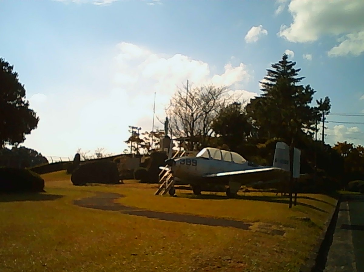 still_goforit's tweet image. #PIENIFLEX の練習。
縦の位置の感覚がだんだんと解ってきました。
光が足りないカメラですが、それがいい色合いを出してますね。