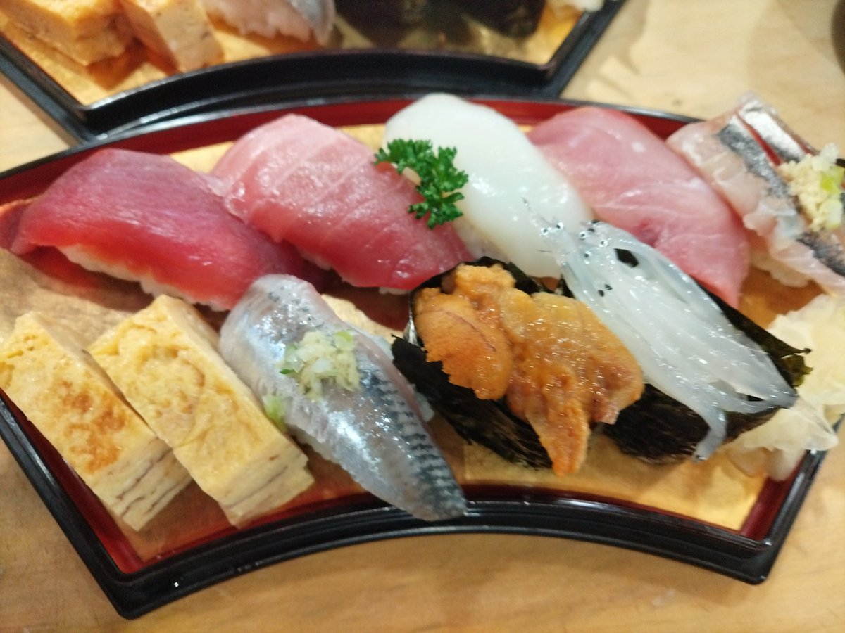pefooKnX43jpNDV's tweet photo. #ひたちなか　#那珂湊　#天然ブリ　#アジ　#イワシ　#バフンウニ　#イカ　#ミナミマグロ　本日一押し、天然ブリほかオール旬の天然です旬のネタは、旨味が違います。 https://t.co/rTABc8qtCn
