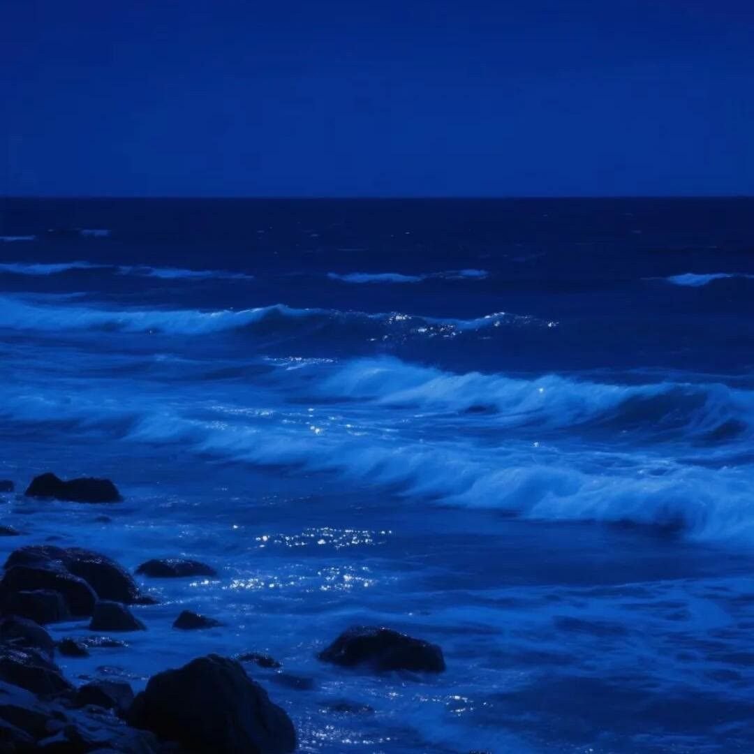 lavieestbelIe's tweet photo. This shade of blue https://t.co/OrKC4Nqugr