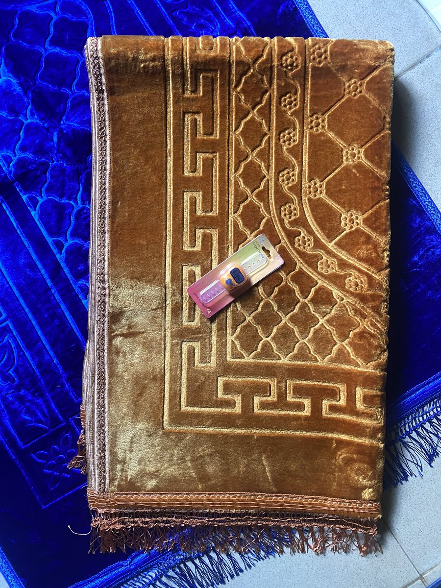 Please if you come across this, help me retweet.🙏🥹

Padded fluffy prayermat.

One of the best gift you can give yourself, your loved ones or ummah.😍

🏷️9,000NGN
QURAN:5,000
Counter: 1,500

Available in different colors…

📍Lagos
Nationwide delivery.

Send us a Dm to order.