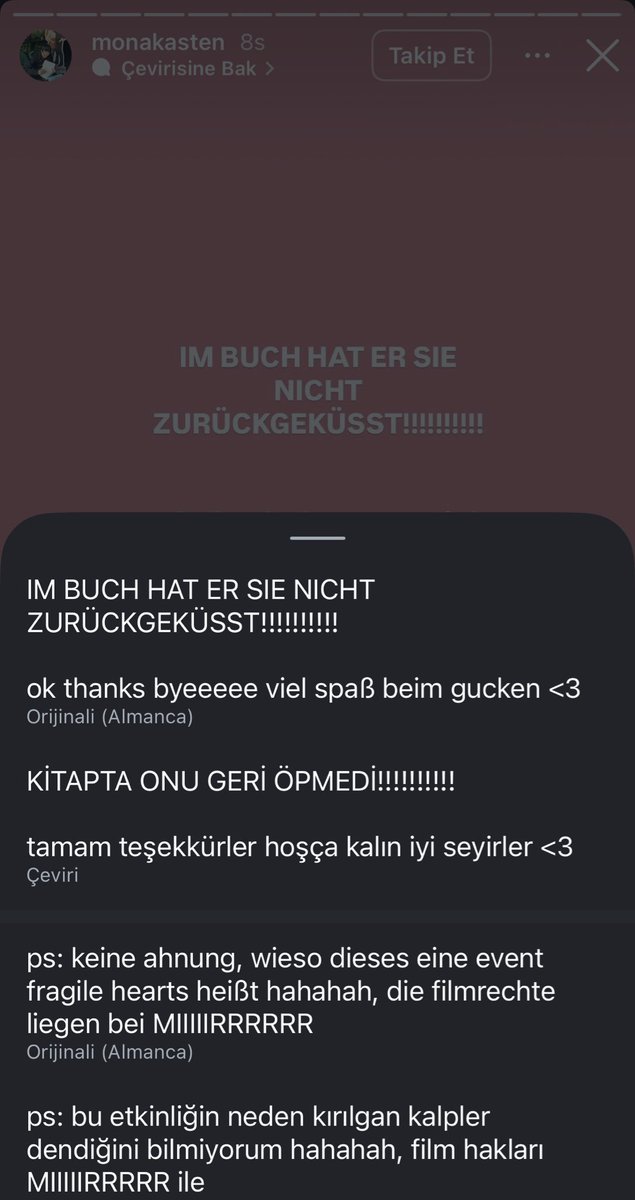 Бір қызығы, Jinx Maze үстелдің үстінде тұрғанда, оның есегін экранның артында жалап жатыр. Бір қызығы, Jinx Maze үстелдің үстінде тұрғанда, оның есегін экранның артында жалап жатыр.