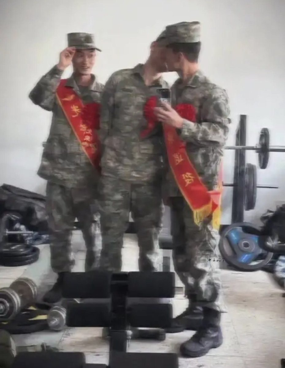 如果无法从上一段感情走出来，那就选单位的一个先被干服，就不想其他男人了