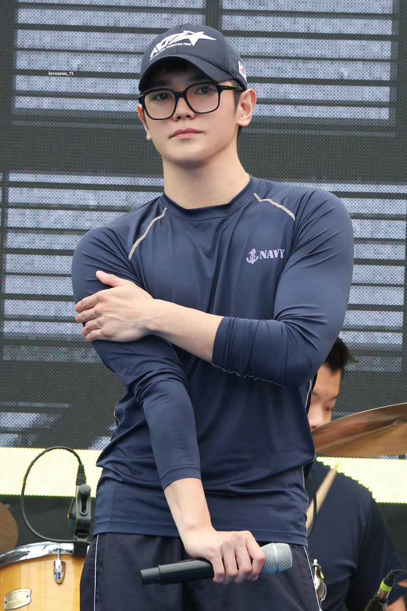 nct_menfess's tweet image. SANGAT MENARIKKKK SEKALI TAEYONG🔥🔥 nct!