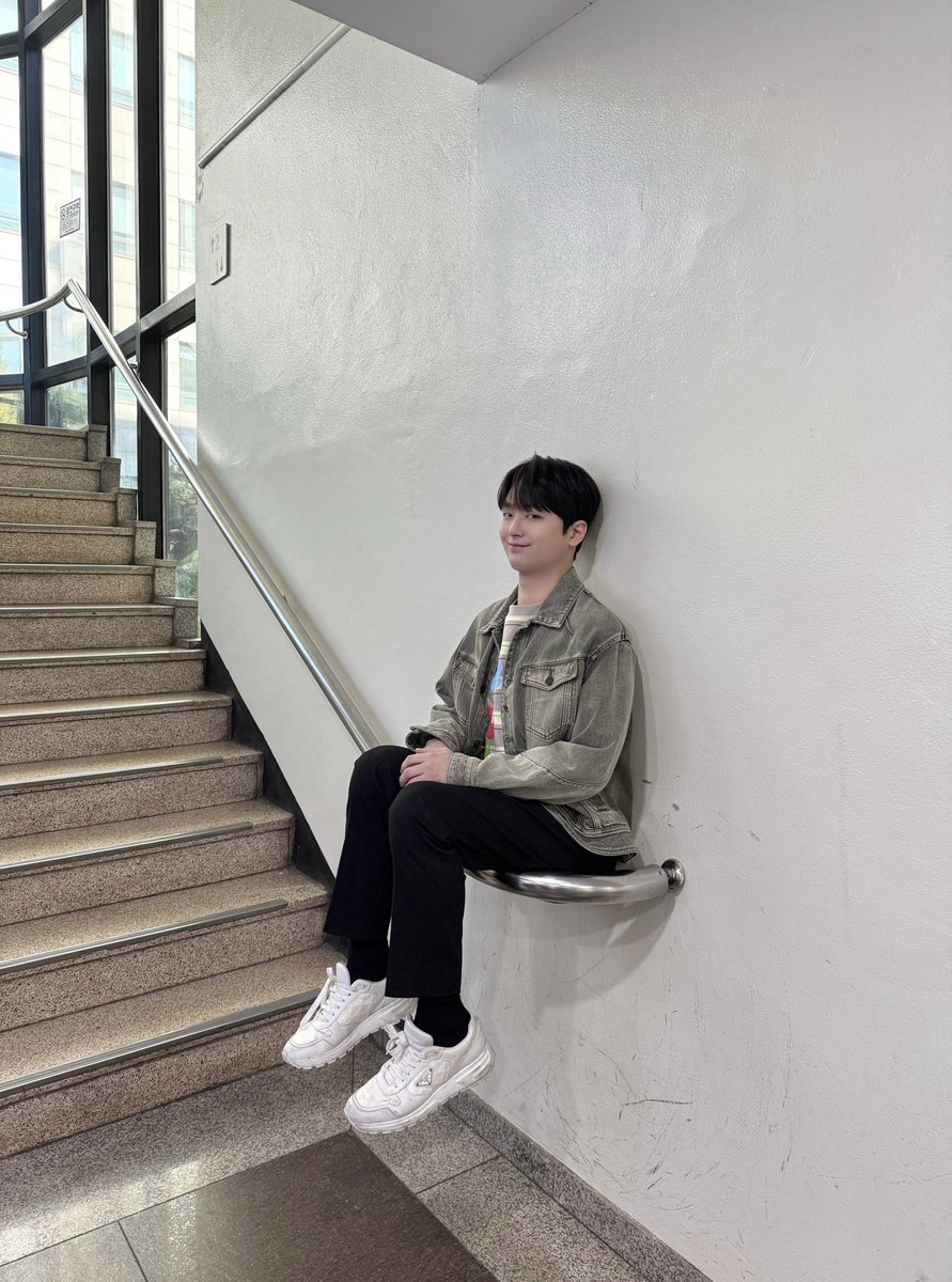 ChanWonOfficial's tweet photo. 📸 찬또그래퍼 📸

잔망둥이 찬원을
만나는 토요일💕

<불후의 명곡>의
MC또와 함께하러🥰

오늘도 오후 6시 5분!
KBS2로 찾아와주세요😆

#이찬원 #LeeChanWon
#불후의명곡 
#티엔엔터테인먼트 https://t.co/yEFLdJ8RlQ