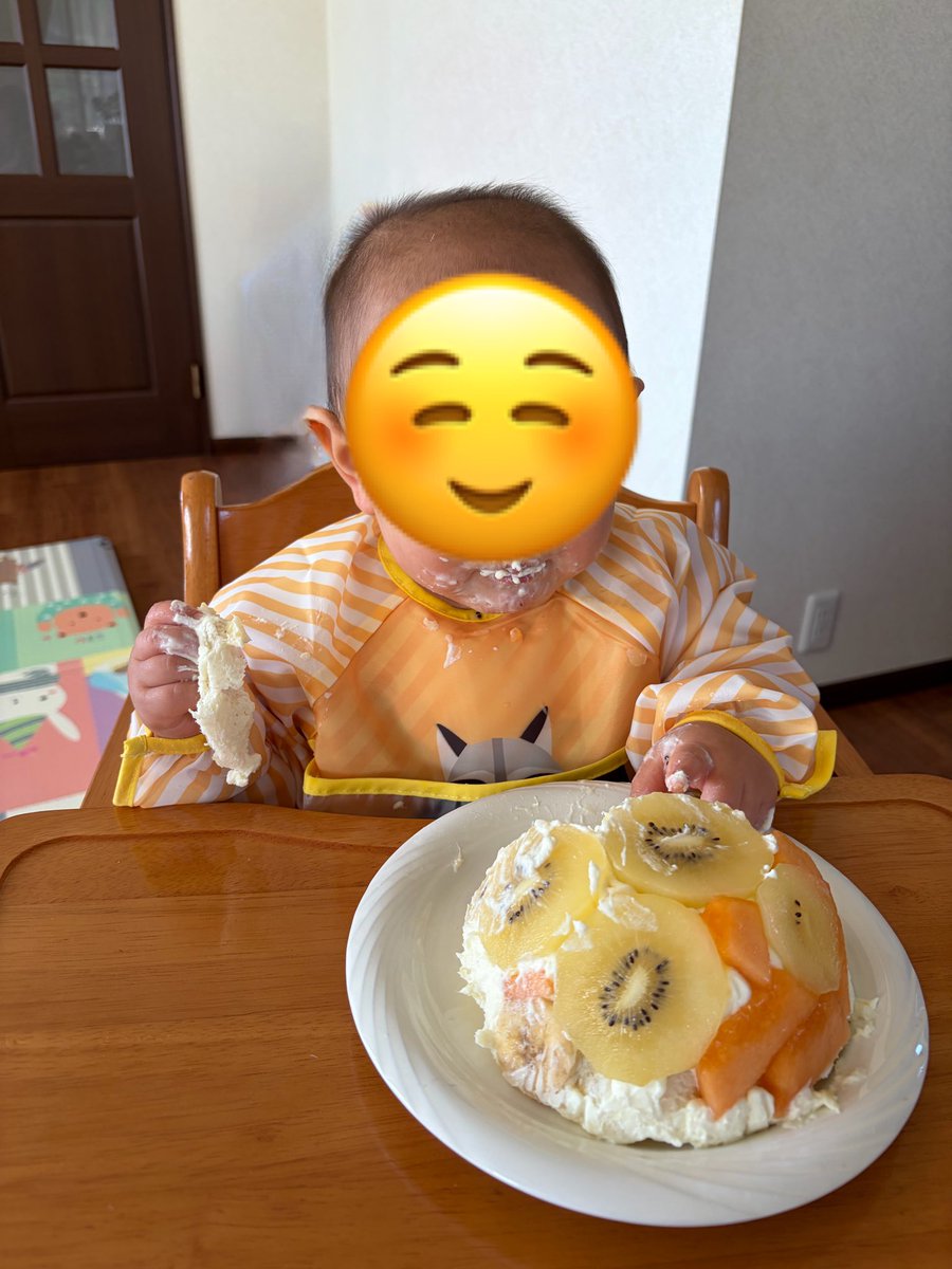 a_sa_t's tweet photo. ベビさん本日で1歳でございます👏👏👏👏👏 https://t.co/3e9cnU8XJg