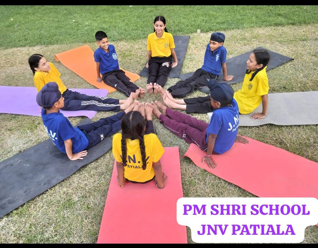 gurjind57861570's tweet image. &quot; योग से   जीवन  में  संतुलन &quot; JNV Patiala , Punjab,  conducted a Yoga Session at the School ground during evening games to promote balance, discipline &amp;amp; and inner strength among students. With @NVS_HQ&apos;s vision, Yoga has become a way of life. #NVS   #JNV   #YogaInJNV
