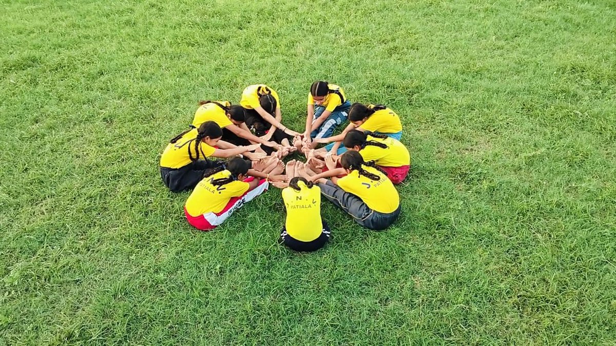 gurjind57861570's tweet image. &quot; योग से   जीवन  में  संतुलन &quot; JNV Patiala , Punjab,  conducted a Yoga Session at the School ground during evening games to promote balance, discipline &amp;amp; and inner strength among students. With @NVS_HQ&apos;s vision, Yoga has become a way of life. #NVS   #JNV   #YogaInJNV