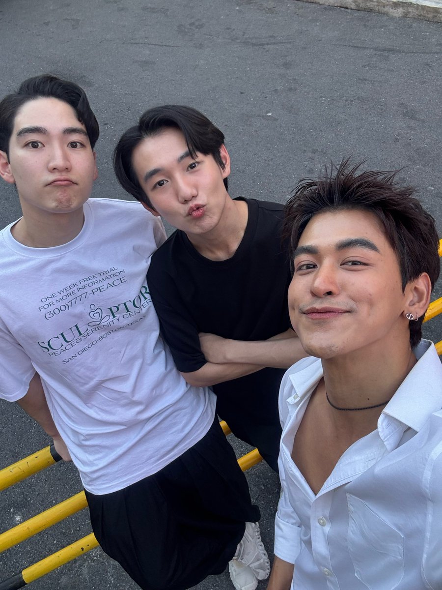 TukkrubWorld's tweet photo. #ทักครับxเพียงนาวา💕🧜🏻‍♂️🥰
รอดู 3คนป่วนๆ ได้เลอ 2025.11.09 | 3PM (ICT)⏰
ตอตอ : tukkrub_official 🩷💛
#Lovermerman  #เพียงนาวา https://t.co/gqMPLlgERM