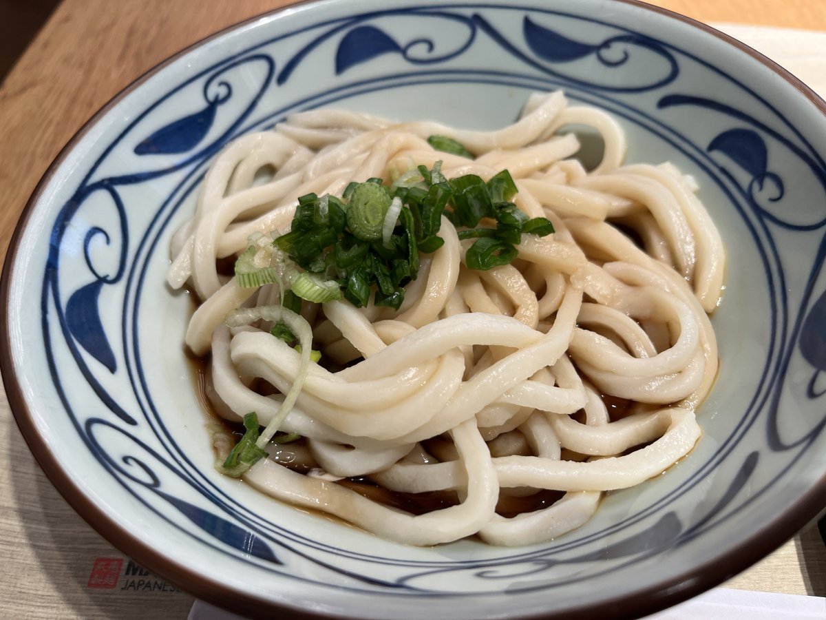 lnrih's tweet image. Bukkake（BK）食ってるけどコシがまるでなくて面白いwww