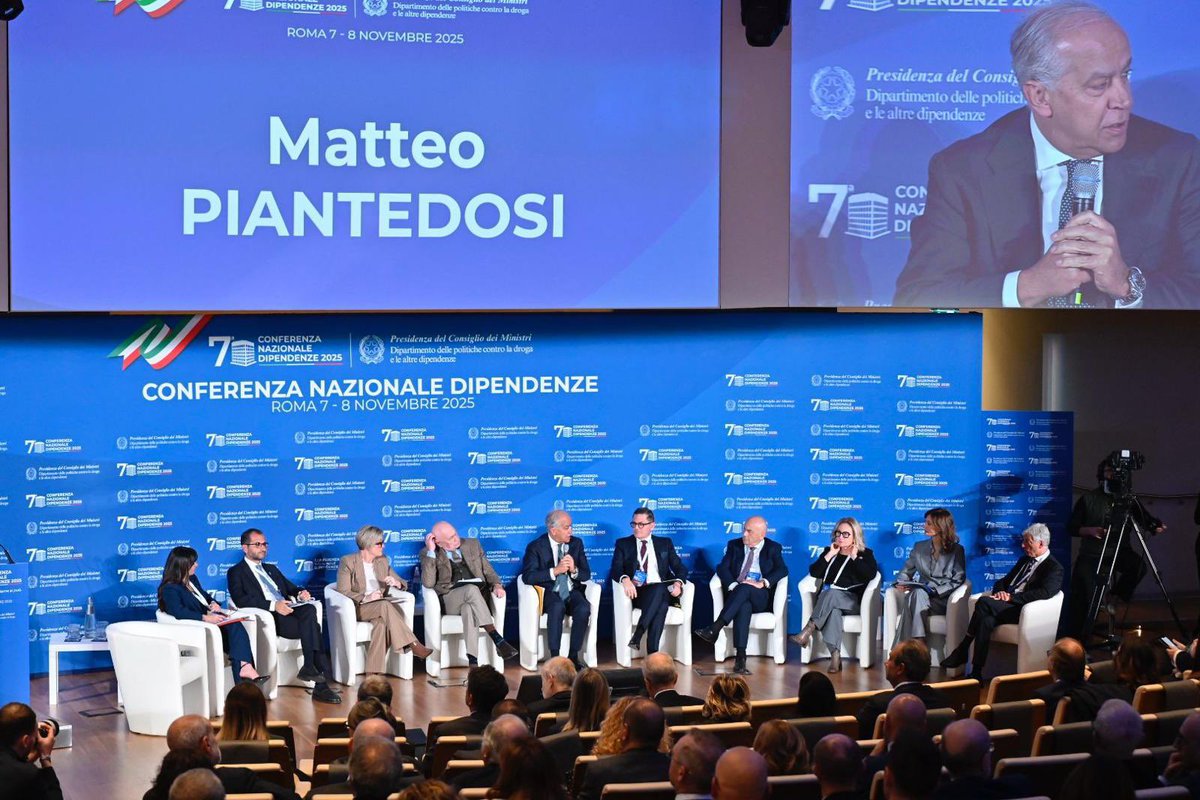 In occasione della Settima Conferenza Nazionale sulle Dipendenze, ho ricordato l’impegno del Ministero dell’Interno nel contrasto alla droga e l’importanza della rete delle Prefetture, con i loro nuclei operativi contro le tossicodipendenze, che svolgono un ruolo fondamentale di