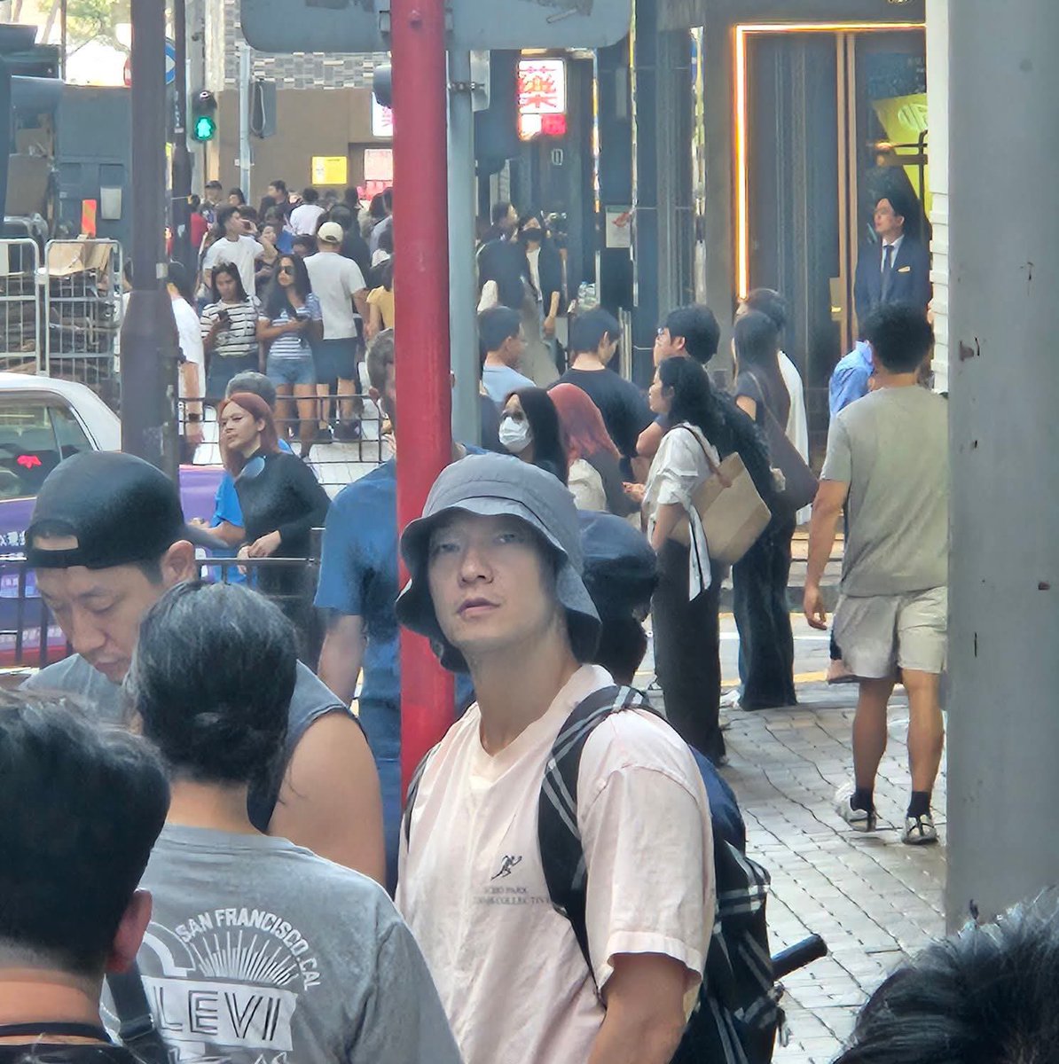 neun_ku's tweet image. 옆에는 동생분이신것같기도 하고..