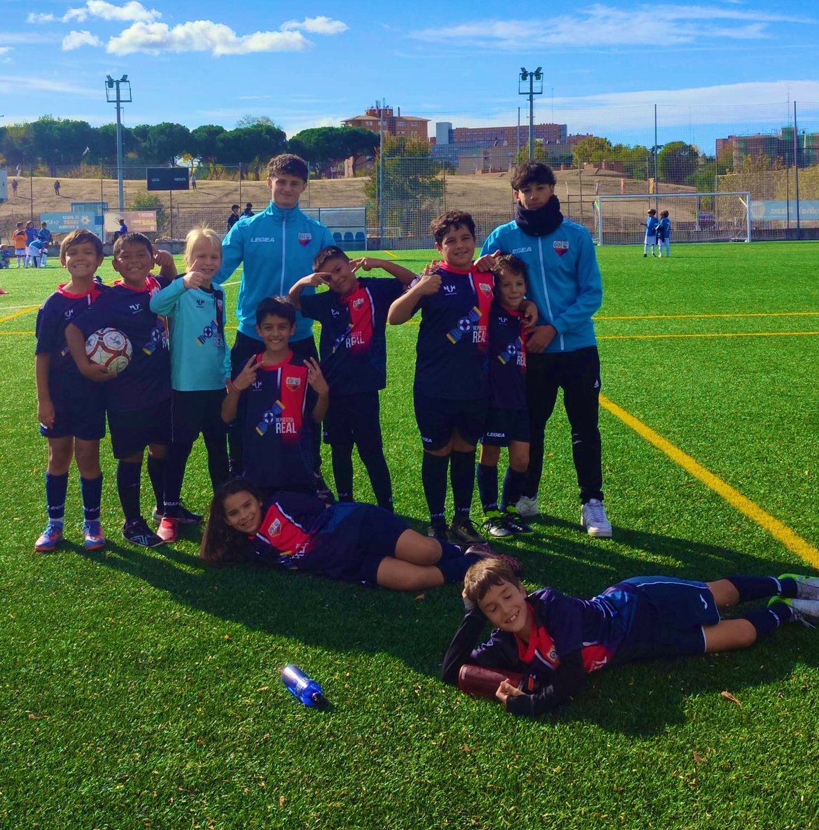ad_sanpascual's tweet photo. Gran mejoría en el juego del Benjamín B, que saca un empate en un partido muy reñido.

SanPas 2 - 2 Isidoro San José

¡Seguimos trabajando en los entrenos!

🔴🟠🔵 #VamosSanPas https://t.co/H4YrZtAk0p