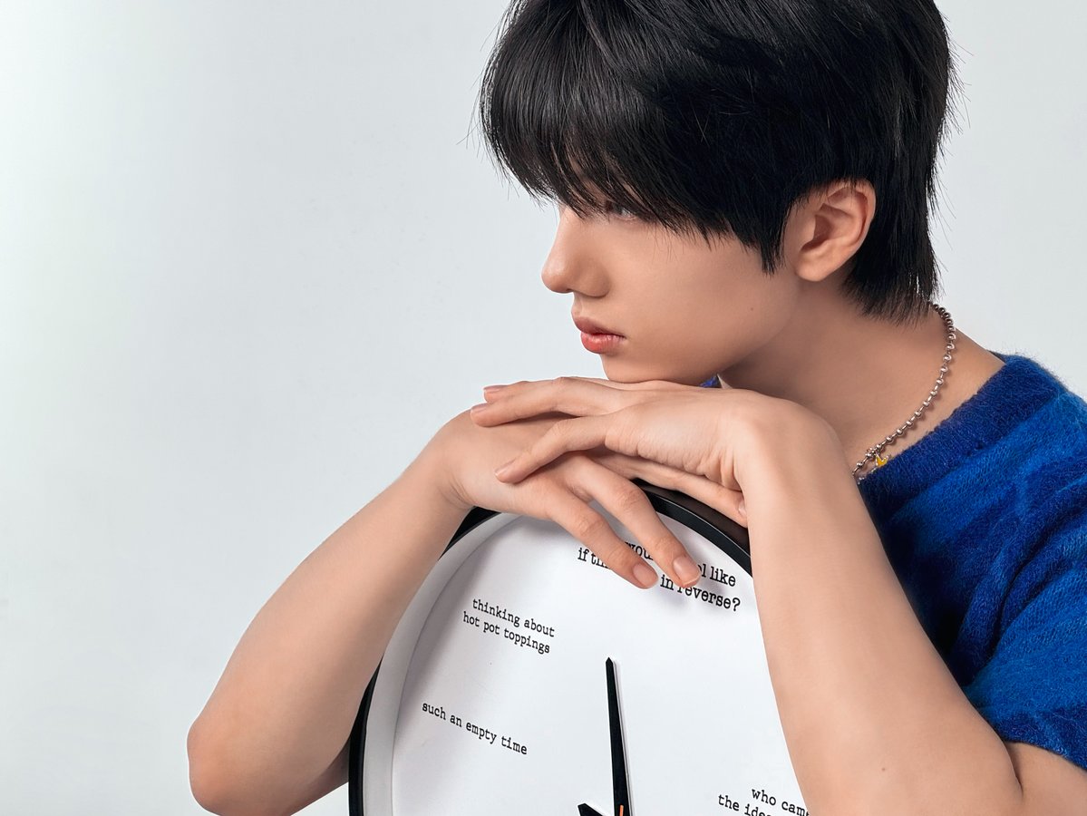 NCTsmtown_DREAM's tweet image. Does time flow in one direction? Jisung imagined what we could be doing in a different timeline. 

세상의 시간은 모두 한 방향으로 흘러가고 있을까? 지성은 만약 또 다른 시간선이 있다면 그곳에서 우리가 무엇을 하고 있을지 생각해 보았다.

Report file END.