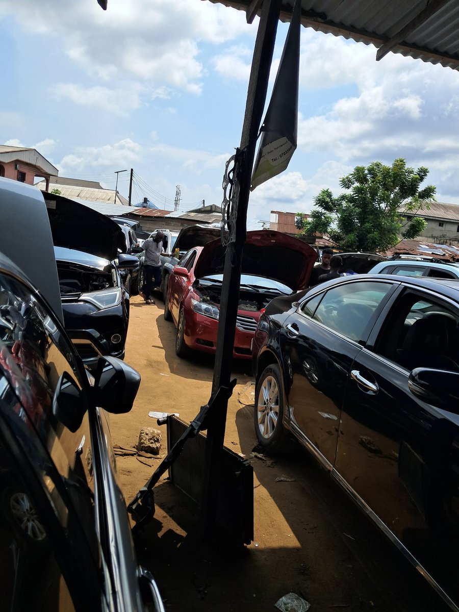 marrison_c's tweet photo. Auto show... Just pick any car and I'll send it down to you. #ItsNothing https://t.co/wycn4lcuqF