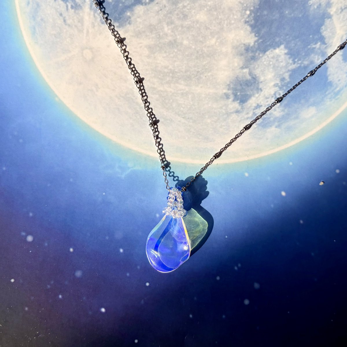 Ayumi_RandB's tweet image. ハイオパペタルのメンバーを紹介するぜっ
オーロラホワイト赤斑　ペンダント！

スタンダードラベンダーパープル　ペンダント！

オーロラクリアホワイト青斑　ペンダント！

スタンダードホワイトマルチ斑　フックピアスorクリップイヤリング！

以上だっ