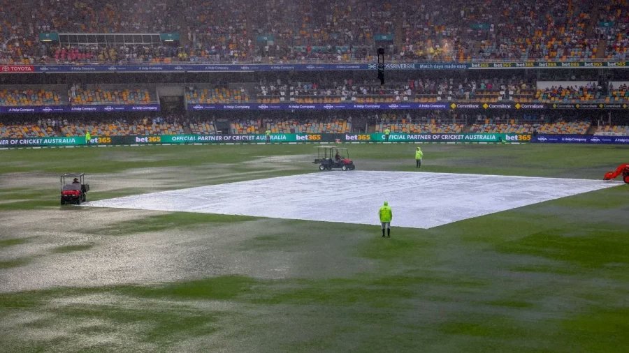 Rain has been stopped at Gabba and match started
#INDvsAUS #gabba
