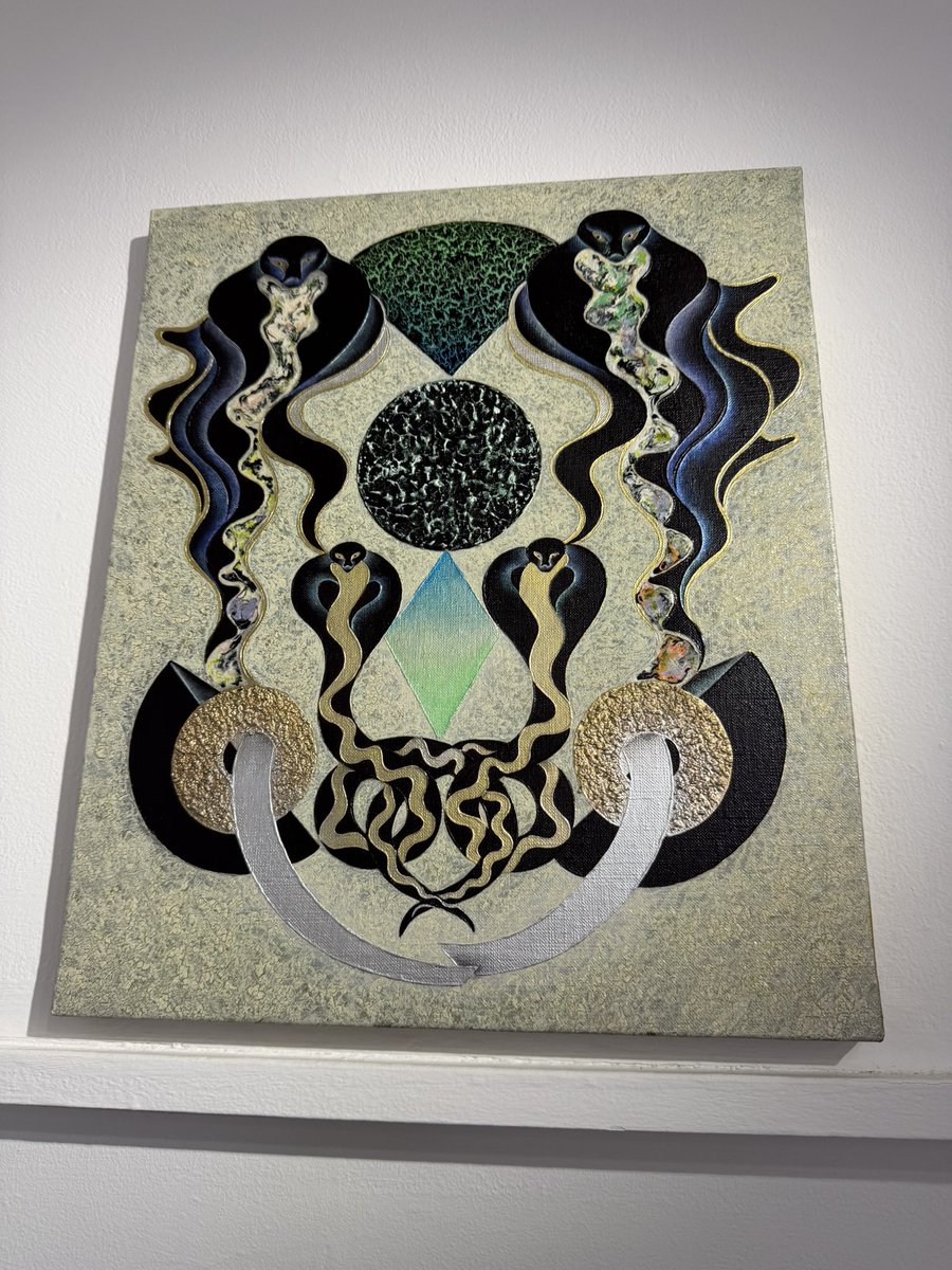 <a href="/mograggarage/">mograg gallery</a> さんで開催中のHAMADARAKAさんの個展へ。とにかく圧巻の一言。近づくと見えるものがあれば、遠ざからないと見えないものもある。こんな凄い作品を間近で観るチャンスはなかなか無い。体調さえ良ければオープニングパーティも行きたかった😩