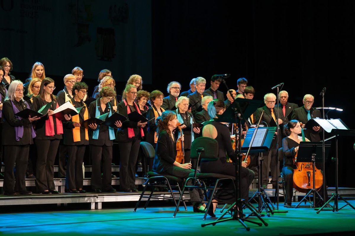 PopularsInca's tweet image. Assistim al pregó del Dijous Bo al Teatre Principal d’Inca 🎭
Amb un pregoner de luxe, Tomeu Bauçà, que ens ha fet vibrar d’orgull inquer! 💙
#DijousBo #Inca #OrgullInquer