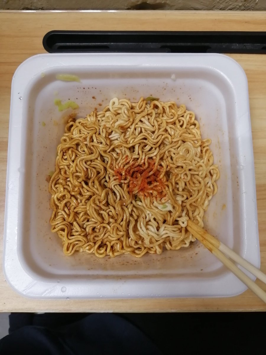 shinking32's tweet photo. いただきます
＃カップ焼きそば https://t.co/NN5LpMj0oR