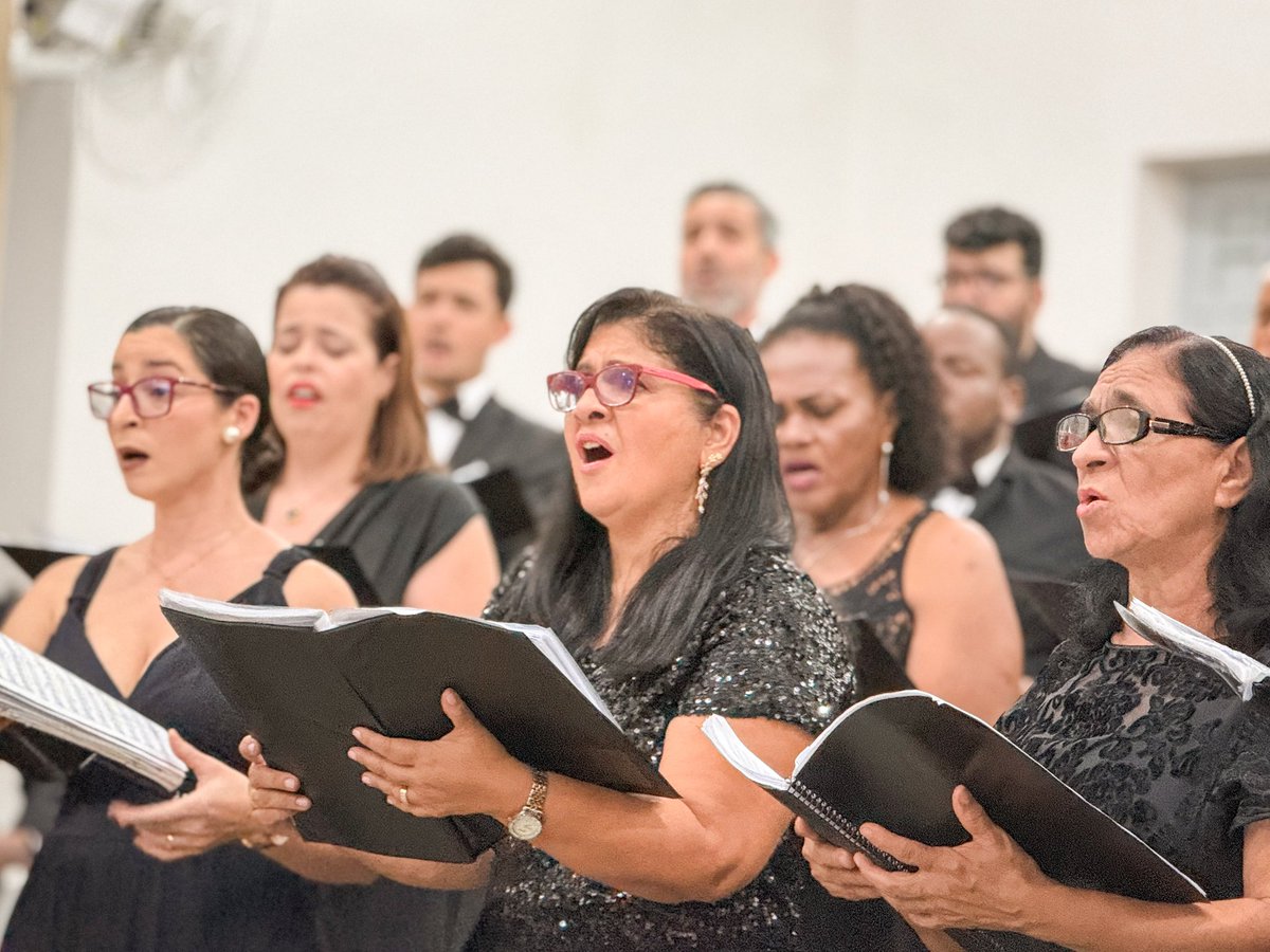 governosergipe's tweet image. O som da emoção chegou a Japoatã! 🎶

O Coro Sinfônico da Orsse levou o projeto Orquestra na Estrada pro interior e encantou o público com música, fé e arte sergipana 💙

➡️ Saiba mais: acesse.one/tE4Eg

#GovernoSergipe #Funcap #Sergipe #TrabalhoQueTransforma