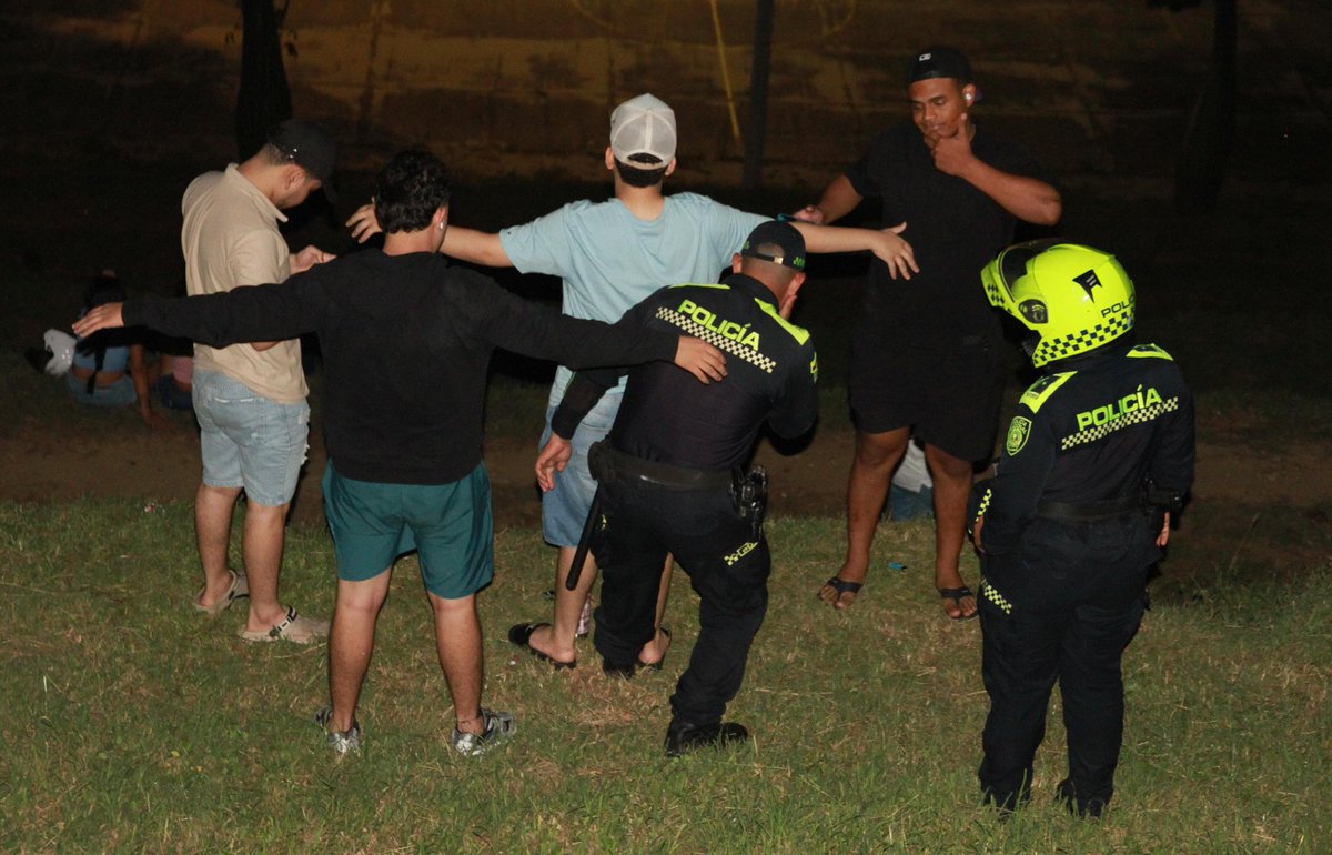 alcaldiabquilla's tweet image. Intervenimos diferentes parques para que las familias puedan disfrutarlos al máximo. 

En estos espacios promovemos la sana convivencia y evitamos que se consuma licor y estupefacientes.