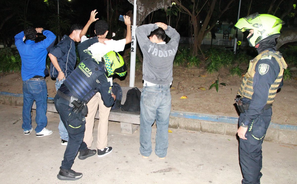 alcaldiabquilla's tweet image. Intervenimos diferentes parques para que las familias puedan disfrutarlos al máximo. 

En estos espacios promovemos la sana convivencia y evitamos que se consuma licor y estupefacientes.