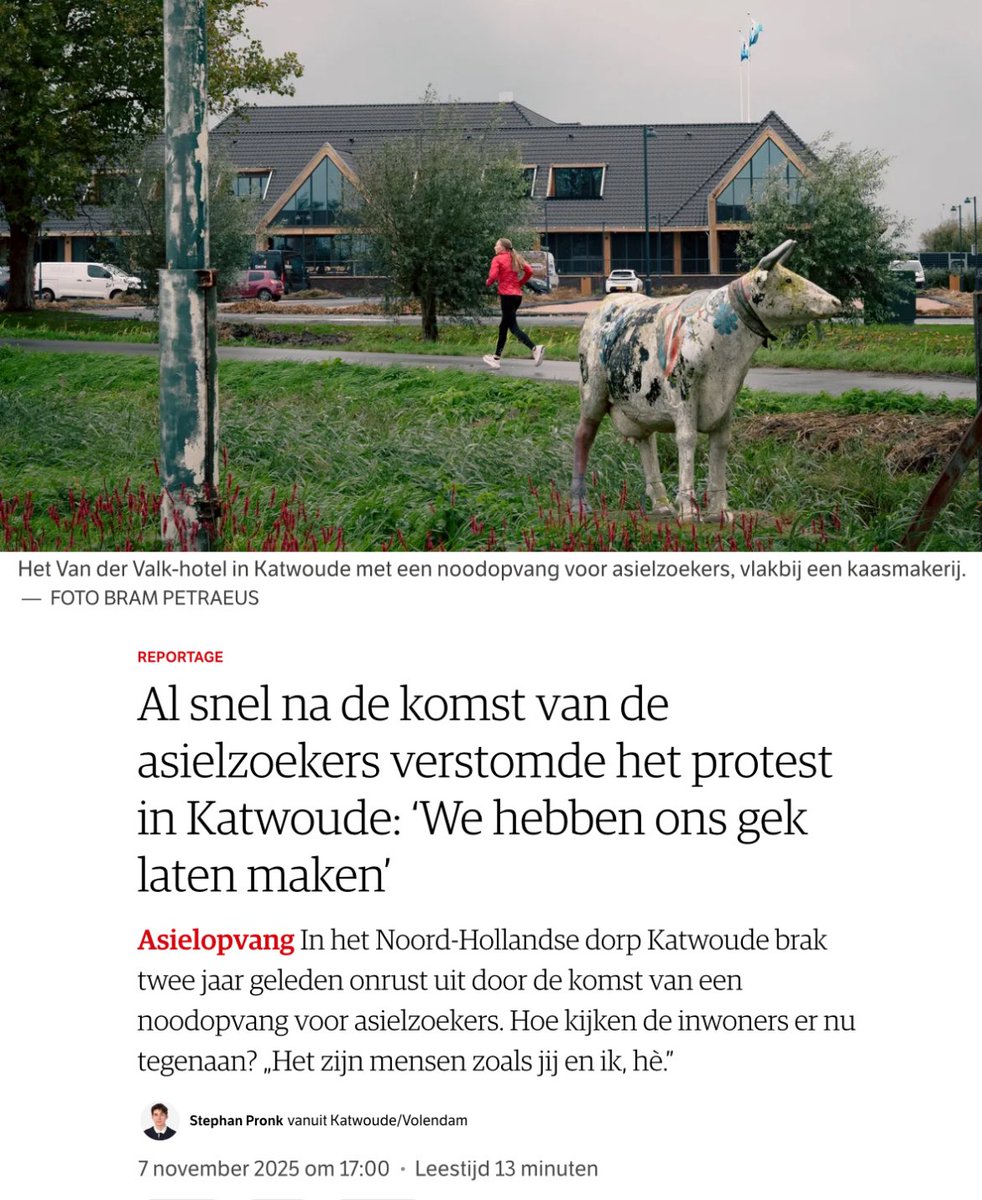 “Vraag buurtbewoners twee jaar na de onrust naar de noodopvang en ze halen hun schouders op. Sommigen vragen zich hardop af of de vluchtelingen niet alweer vertrokken zijn. ‘We hebben ons gek laten maken’. ‘Omdat iedereen elkaar op zat te jutten.’”
archive.ph/fUgbI