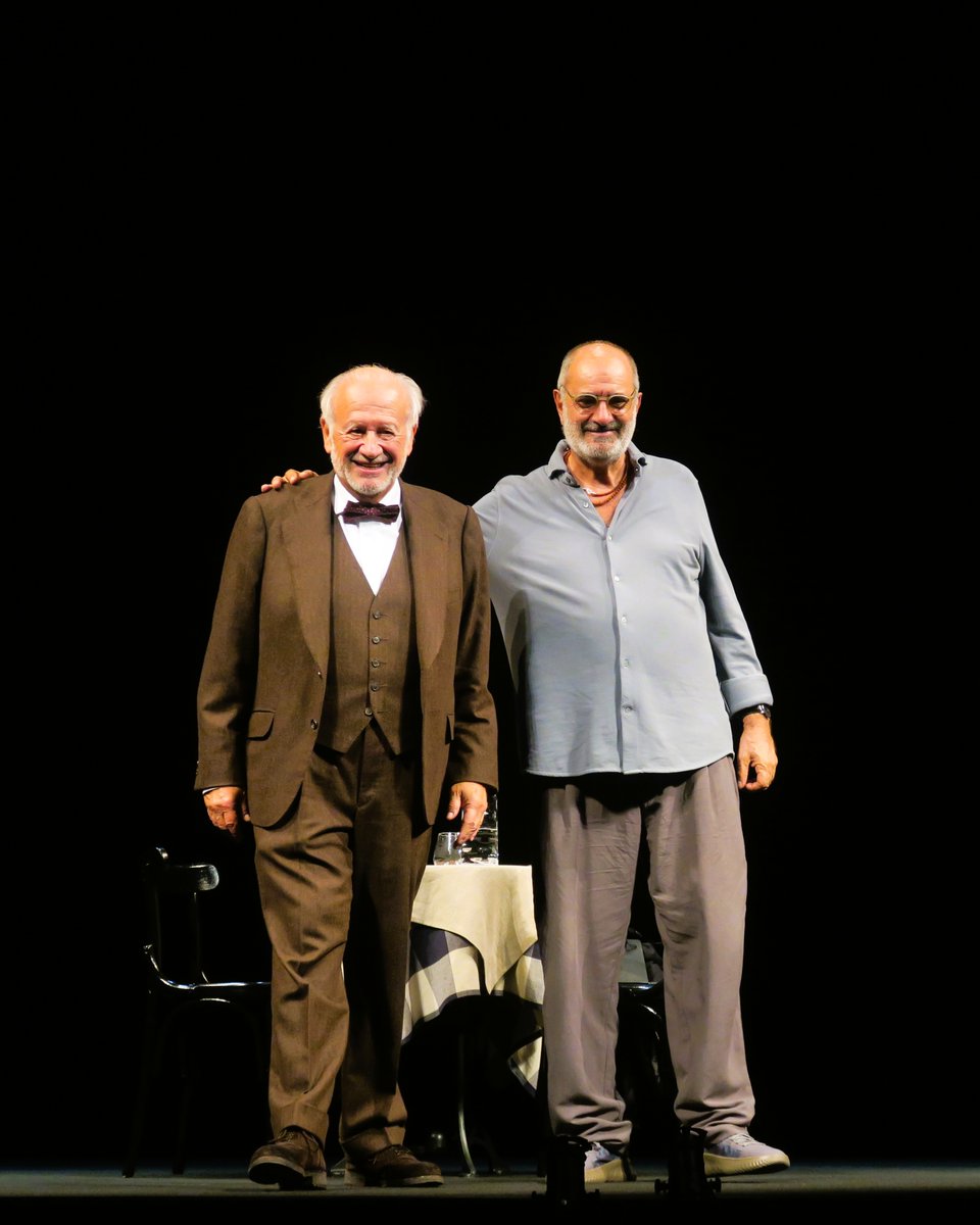 Último fin de semana de 'Esencia', de Ignacio G. May, una lúdica reflexión sobre las apariencias y la propia representación, hasta desembocar en una compleja teoría de la conspiración.
Antológica interpretación de Juan Echanove, junto a Joaquín Climent.
20minutos.es/madrid/planes-…