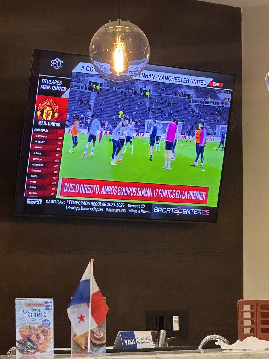 Arrive in Panama 🇵🇦and first thing I see on TV is United! 😏