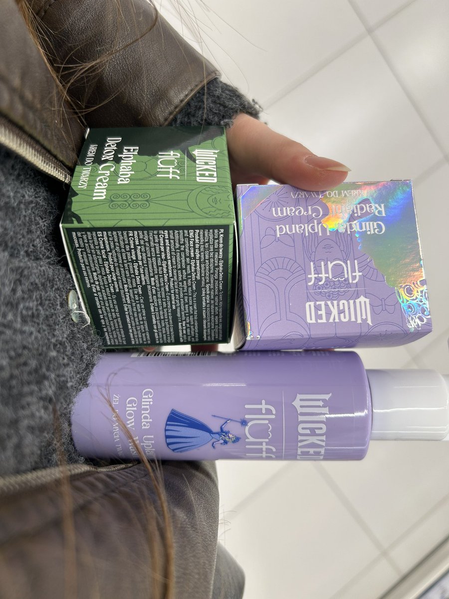 spideycoded's tweet image. kapitalizm i ich pulapki z wicked..  😒