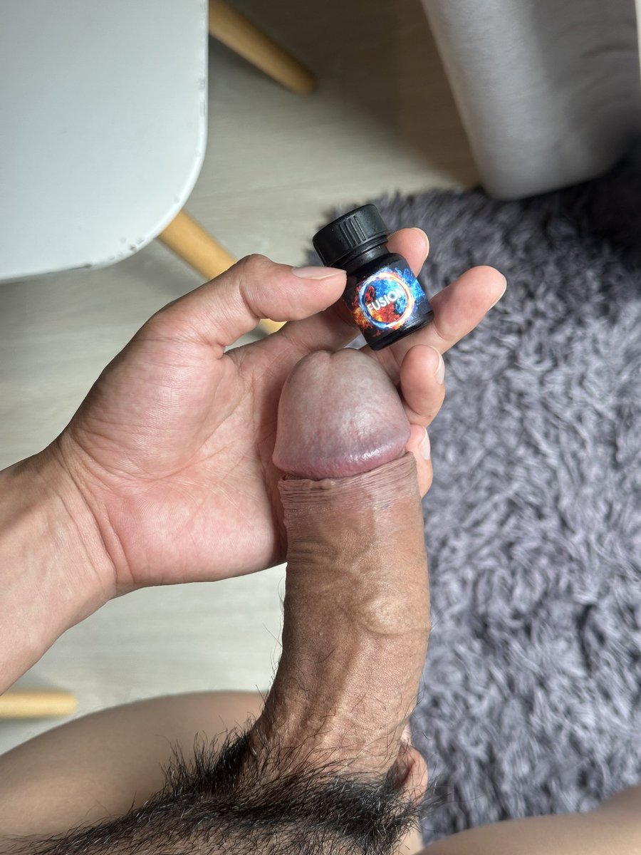 แนะนำตัวนี้กลิ่นกำลังดี ไม่แรงไป ขึ้นไวลอยนาน 
สนใจทัก  lin.ee/zEAwzup

X  @orochipop @orochi_pop