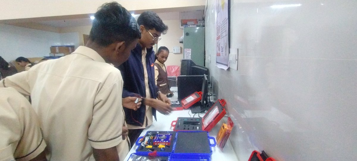 IPLab_Rajkot's tweet image. #Innovation begins with Hands-on #Exploration!

Today, students of Saraswati Vidhyalay, #Rajkot explored #AR, #Drone, #3DPrinting &amp;amp; #Technology based hands-on activity kits by @InfoGujcost at the @IPLab_Rajkot — igniting #Curiosity through #Experiential learning in young minds.