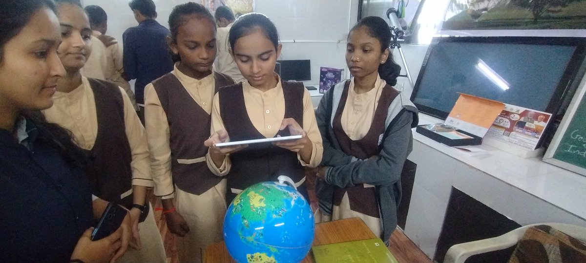 IPLab_Rajkot's tweet image. #Innovation begins with Hands-on #Exploration!

Today, students of Saraswati Vidhyalay, #Rajkot explored #AR, #Drone, #3DPrinting &amp;amp; #Technology based hands-on activity kits by @InfoGujcost at the @IPLab_Rajkot — igniting #Curiosity through #Experiential learning in young minds.