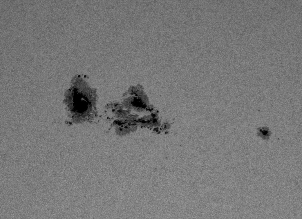 Update on AR 4274: not seeing any significant improvement - the active region remains quite large, but the structure is not all that impressive. The leader and trailing parts have clearly separated with very little penumbral and umbral area in between. The trailing part is not
