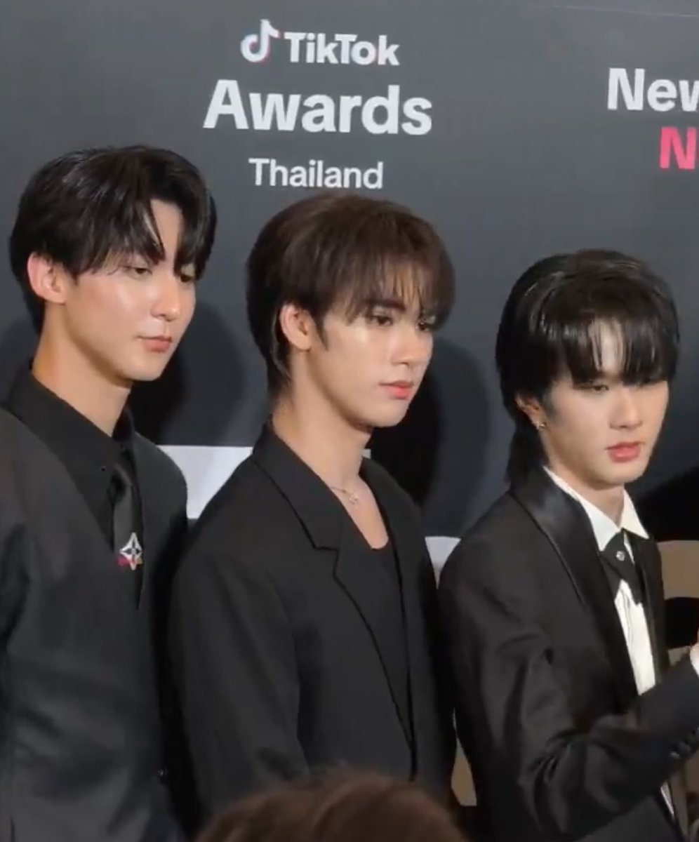 คือยัยเซฟยืนกะใครก็ตุวจิ๋วไปหมดจริงๆ น้องริวน้องแพทโตแซงไปแล้วด้วยซ้ำ จิ๋วลูกก🥺🤏🏻

AAS AT TIKTOK AWARDS 2025
#TikTokAwardsTH2025xDMD
#TikTokAwardsTH
#savewrg