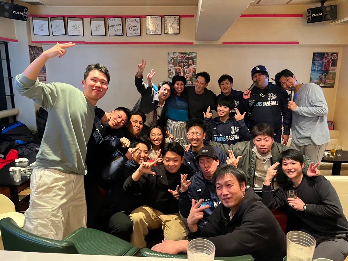 Bremens2020's tweet photo. 本日予定していた最終戦は積雪のため中止となりました😭☃️
これにて2025年度⚾️シーズンは終了です☑️
冬の期間どれだけ仲間と楽しめるかも来シーズンに向けての弾みになりますね🎶
さぁ今月末は忘年会🍺
今年もみんなで笑ってしめよう！！
#北海道ブレーメンズ https://t.co/K3ufBUraQK
