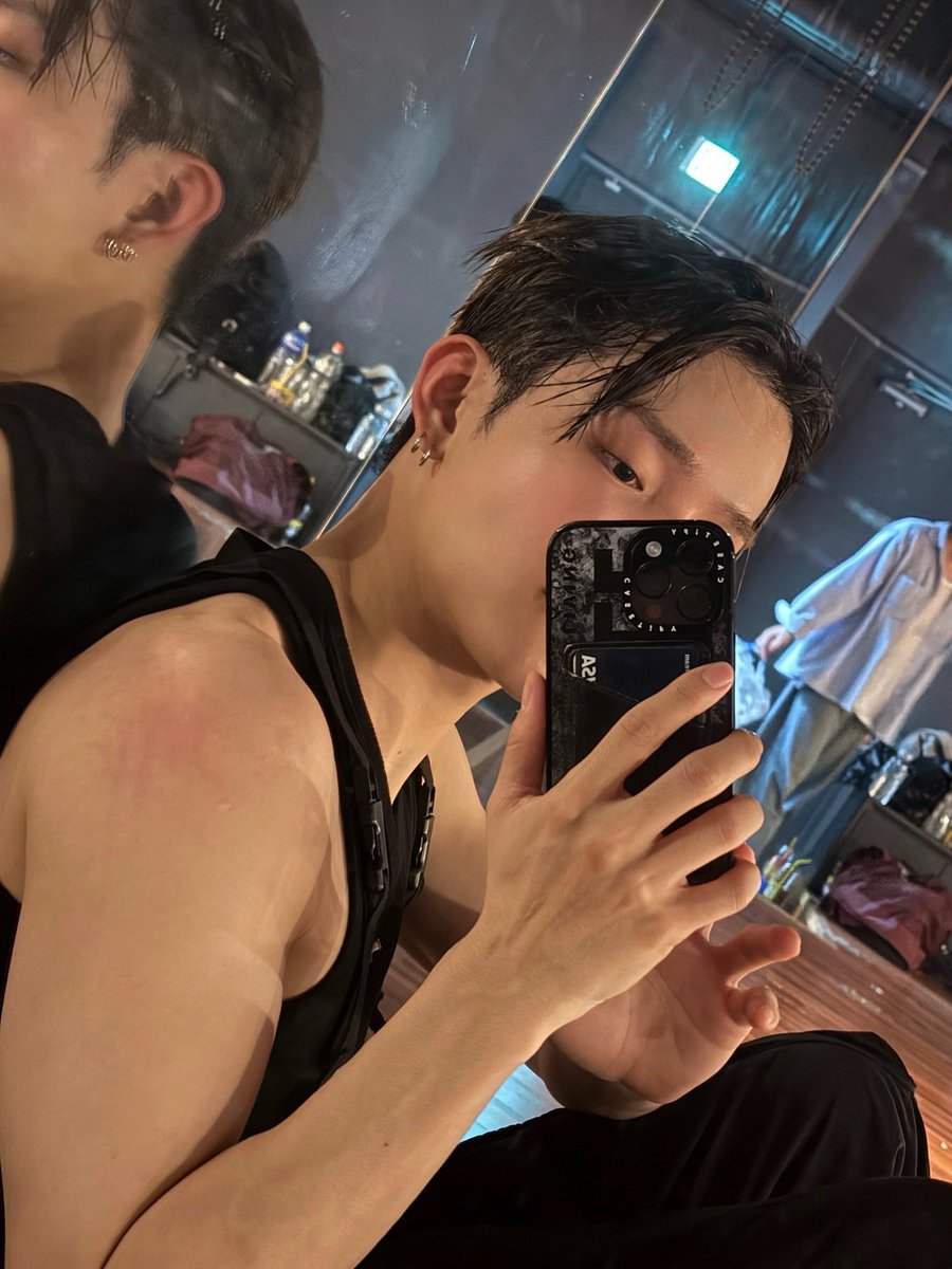 CIX_Instagram's tweet photo. 251108 #승훈 kimseunghuni instagram
https://t.co/23Fstc7FCt

 지금 난 간절히 원해
긴머리 https://t.co/NnZJOlqhFR