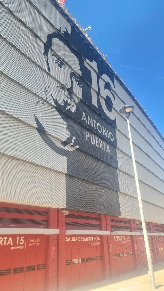 Mítica puerta del Sanchez Pizjuan