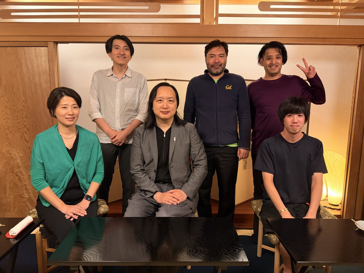 hayashiyus's tweet image. 谷口忠大氏のCollective Predictive Coding（集合的予測符号化），Emmett Shear氏のOrganic Alignment，Audrey Tang（唐鳳）氏の6-Pack of Care

3つの思想が京都で邂逅し，ひとつの共鳴を起こした瞬間に立ち会った。