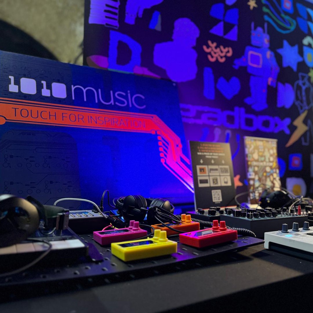 SourceDist's tweet image. We’re at 26 Leake Street, Waterloo for the @westend_dj  WEDJ 2025 show

Come experience gear from 1010music, ASM Synthesizers, Eventide, RODEC, Dreadbox, Expressive E, PWM and Rode.

Hands-on. Creative. Inspiring.
#WEDJ2025 #ProAudio #Synths #Eventide #RODE