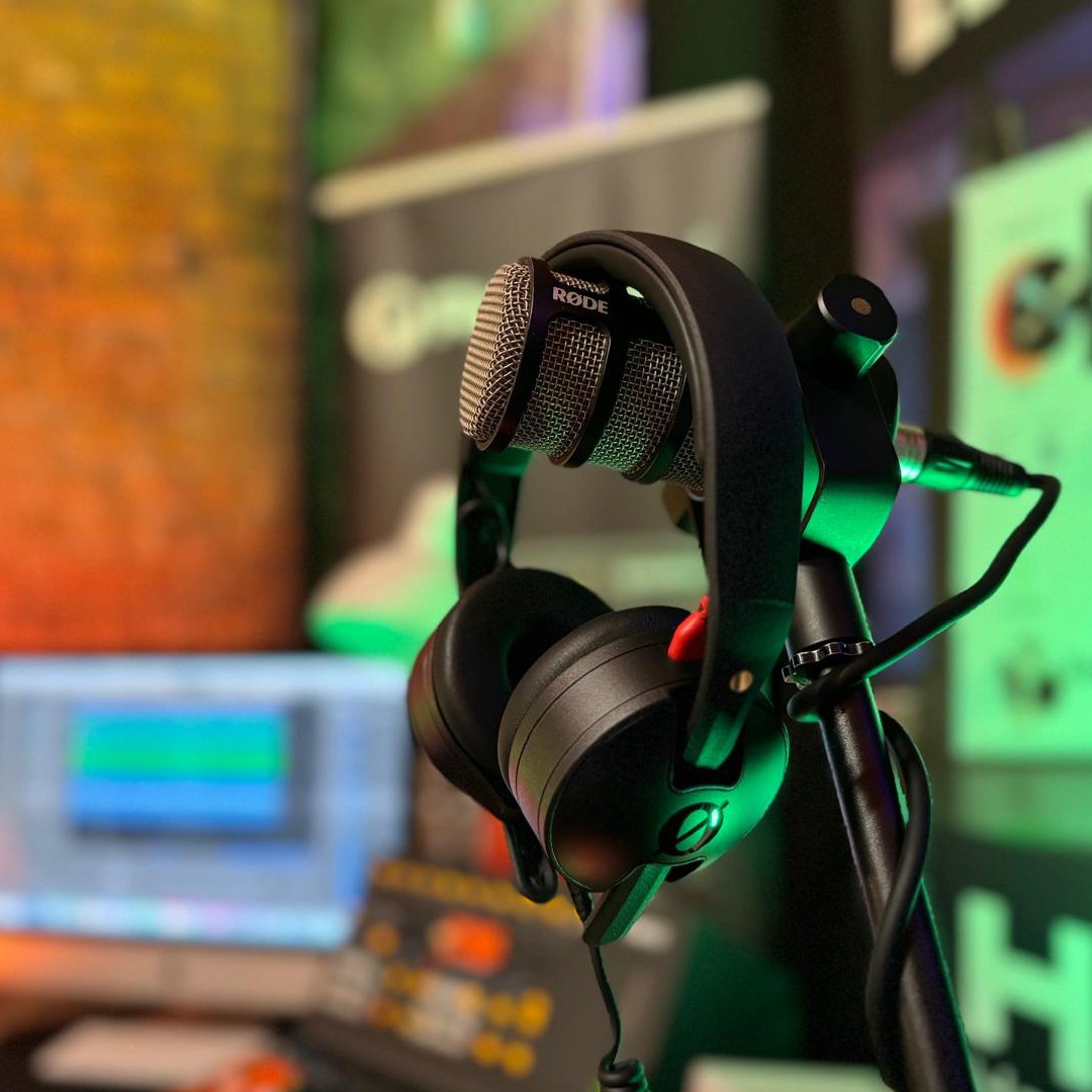 SourceDist's tweet image. We’re at 26 Leake Street, Waterloo for the @westend_dj  WEDJ 2025 show

Come experience gear from 1010music, ASM Synthesizers, Eventide, RODEC, Dreadbox, Expressive E, PWM and Rode.

Hands-on. Creative. Inspiring.
#WEDJ2025 #ProAudio #Synths #Eventide #RODE