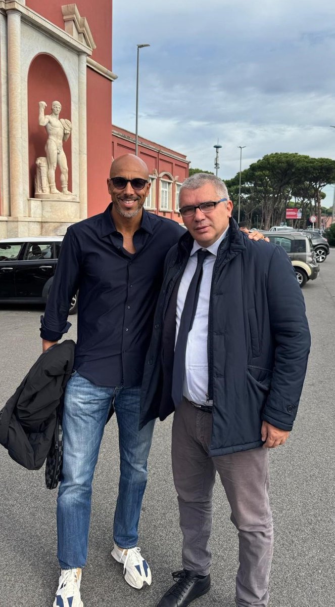 uno dei giocatori di #basket più forti visti in #Italia. Dai non  appassionati conosciuto per pubblicità "tartufon". Altro che Koki, (Carlton) e Renato (Pozzetto). Un piacere aver conosciuto Myers 🏀 share.google/7j857AxVGyktB9…