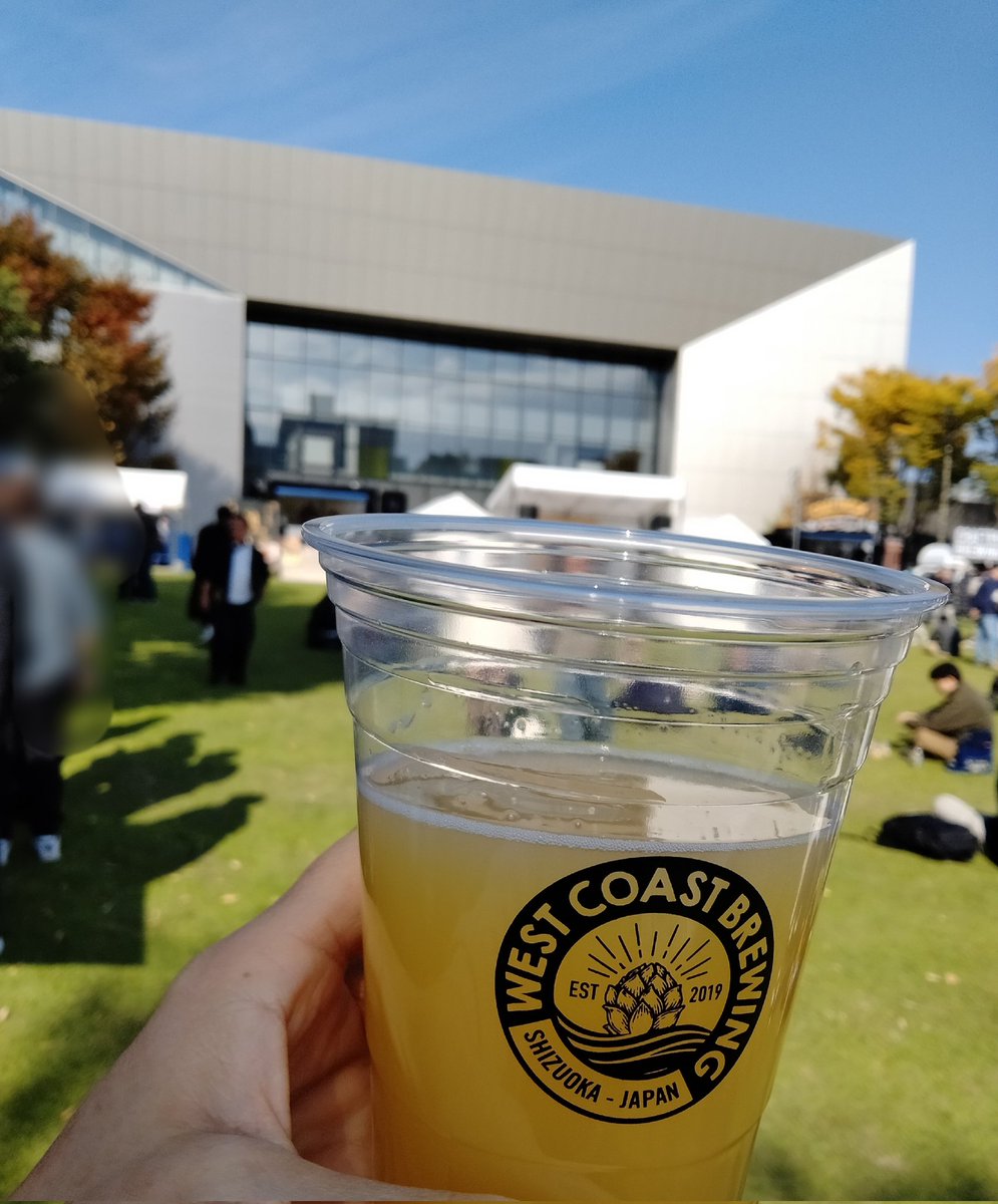 chagunsem's tweet photo. 今日はクラフトビールを飲みながら素敵な音楽を聴いてきた
Penthouse とにかく楽しくてステージ上の皆さんの楽しそうな笑顔が最高だった
寺中友将さんのライブにはてんぷらDJアゲまささんもやって来て　KEYTALK2人そろって嬉しかった

酔いもまわり楽しい時間を過ごしフワフワと帰路に着きました https://t.co/wxew27jA9N