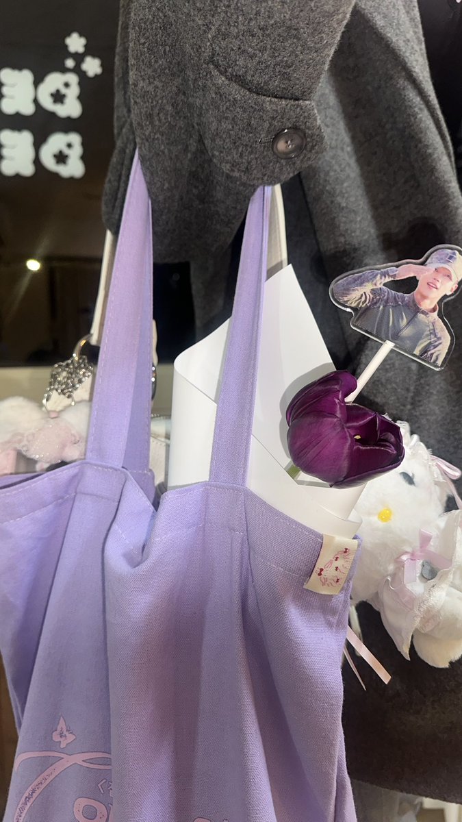 퇴근했습니다 ~ 
 
#절벽끝에서도피는꾹 
#Concrete_Flowers_grow